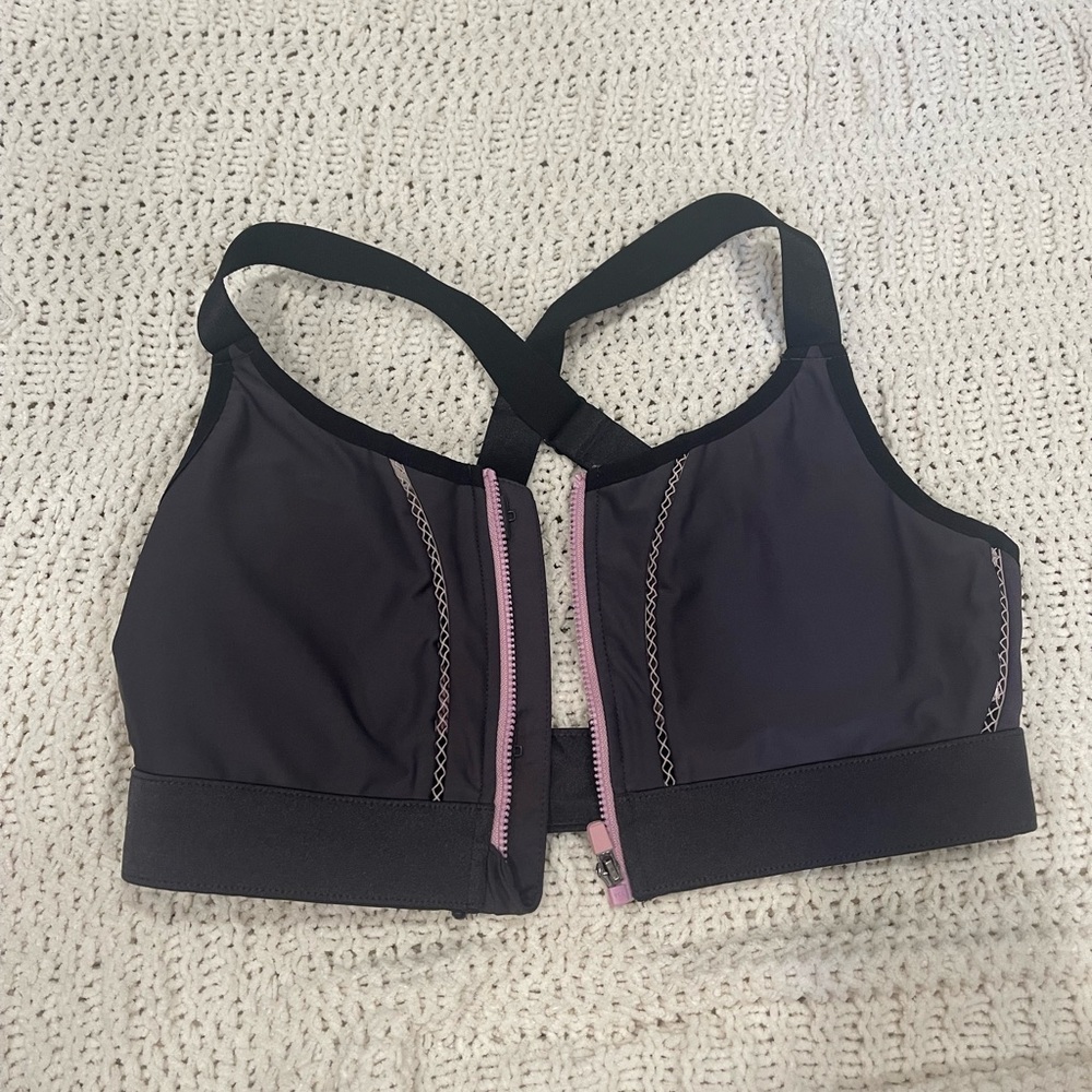 Dark Grey and light pink Fabletics
